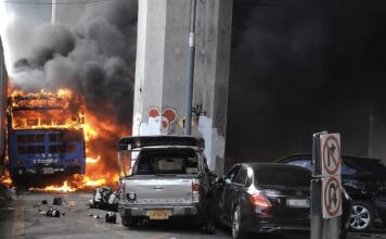 BANGKOK – ACCIDENT : Un train percute un bus, au moins huit morts