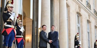 THAÏLANDE – FRANCE : Anutin Charnvirakul et Emmanuel Macron renforcent le partenariat stratégique entre les deux pays Anutin et Macron