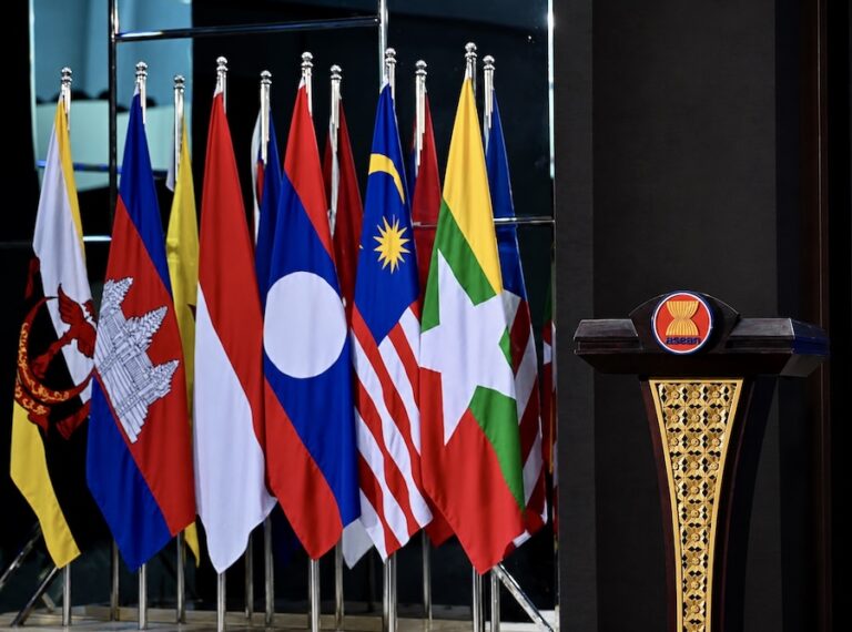 BIRMANIE – CONFLIT : Au sein de l&rsquo;ASEAN, un pouvoir birman toujours marginalisé