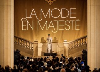 THAÏLANDE – FRANCE : La princesse Sirivannavari inaugure à Paris l’exposition « La Mode en Majesté – le costume royal thaïlandais, de la tradition à la modernité » La mode en majesté