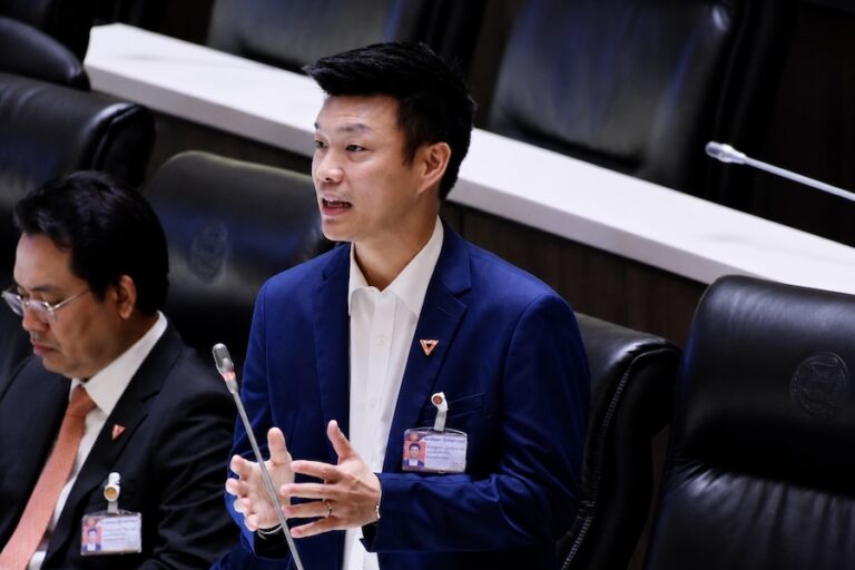 THAÏLANDE – POLITIQUE : Le People’s Party critique la visite d&rsquo;Anutin en France