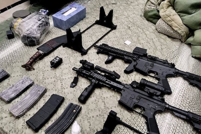 PATTAYA – SOCIÉTÉ : Un ressortissant chinois arrêté avec des explosifs C4 et des armes militaires