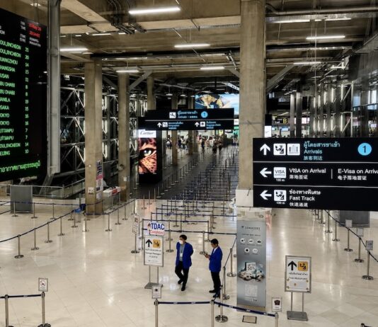 THAÏLANDE – TOURISME : 469 000 visiteurs étrangers cette semaine arrivée touristes suvarnabhumi