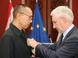 THAÏLANDE – FRANCE : Palme d’or à Cannes, le Thaïlandais Apichatpong Weerasethakul reçoit la Légion d’honneur