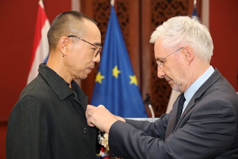 THAÏLANDE – FRANCE : Palme d&rsquo;or à Cannes, le Thaïlandais Apichatpong Weerasethakul reçoit la Légion d&rsquo;honneur