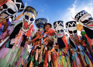 THAÏLANDE – CULTURE : Phi Ta Khon, le fascinant « festival des fantômes » qui fait vibrer l’Isan