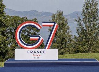 FRANCE – POLITIQUE : Vue d’ailleurs, à Évian, l’échec des centurions