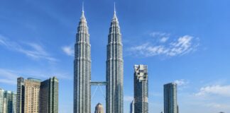 Kuala Lumpur Tours Petronas