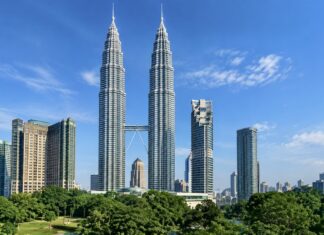 Kuala Lumpur Tours Petronas