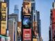 THAÏLANDE – NEW YORK : Le costume royal thaïlandais s’offre les écrans de Times Square
