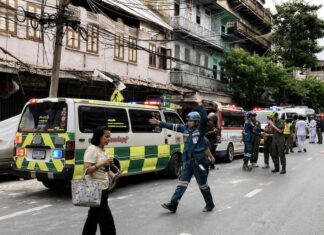 THAÏLANDE – SOCIÉTÉ : L’effondrement partiel d’un immeuble près du Wat Traimit fait un mort