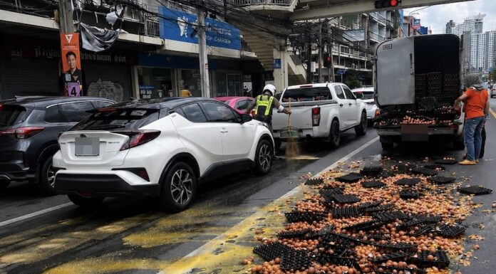 BANGKOK – SOCIÉTÉ : La plus grande omelette de Bangkok n’était pas au menu