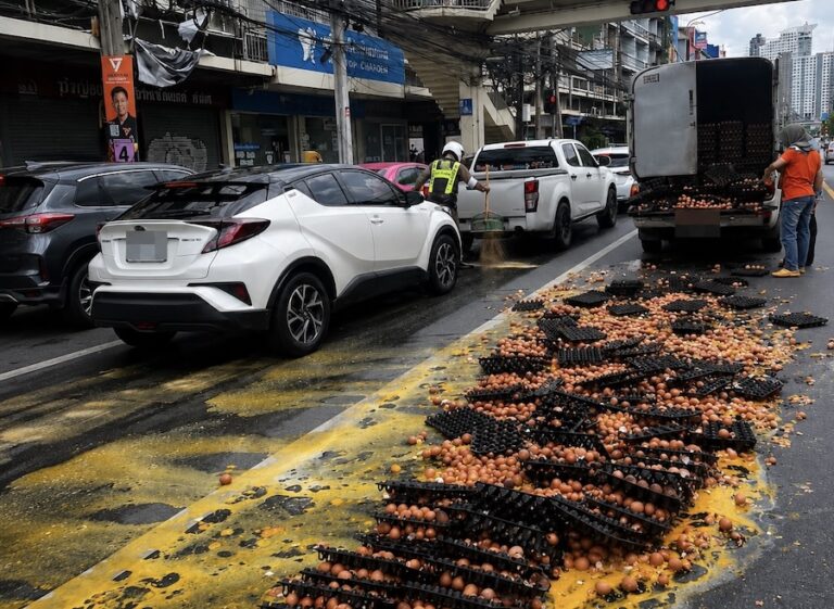 BANGKOK – SOCIÉTÉ : La plus grande omelette de Bangkok n&rsquo;était pas au menu