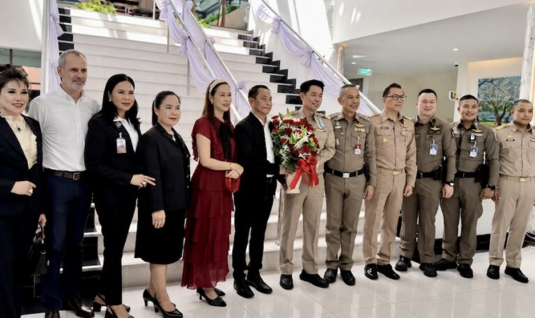 PATTAYA – POLITIQUE : Pour son premier jour de mandat, Poramet Ngampichet reçoit les forces vives de la ville