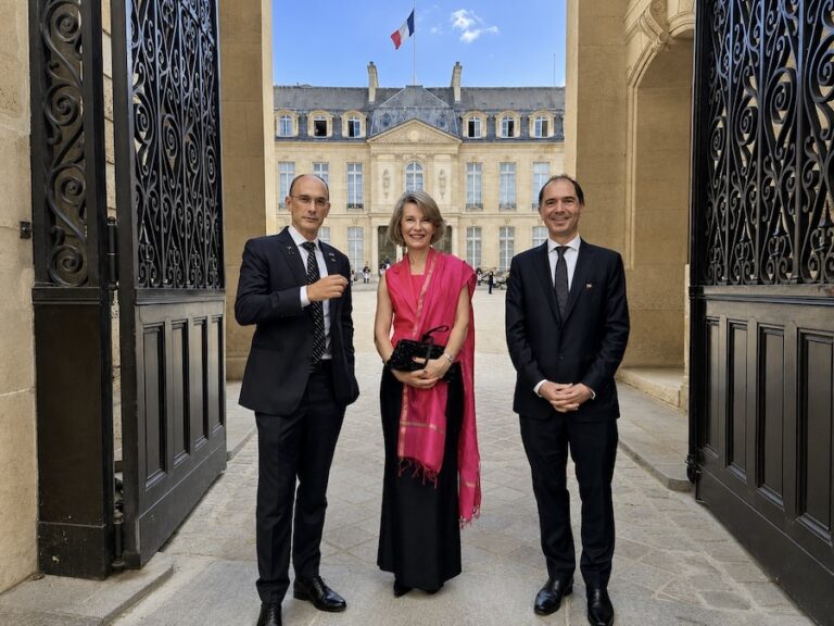 THAÏLANDE – FRANCE : Le récit exclusif des patrons présents à l’Élysée avec S.M. le roi Rama X