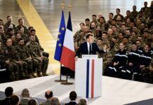 FRANCE – POLITIQUE : Vue d’ailleurs, Donald et la parade