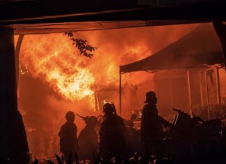 BANGKOK – DÉCRYPTAGE : Comment un simple départ de feu peut-il tourner à la catastrophe ?
