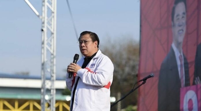 THAÏLANDE – POLITIQUE : Quinze ans après son exil, Jakrapob Penkair retrouve le Parlement