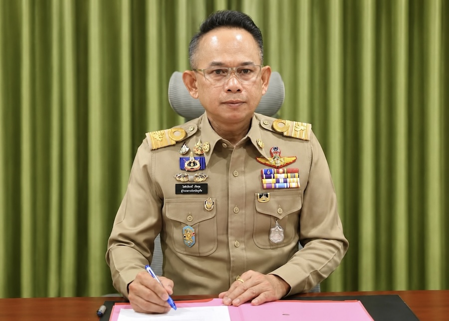Le gouverneur de Phuket Chotinarin Kerdsom