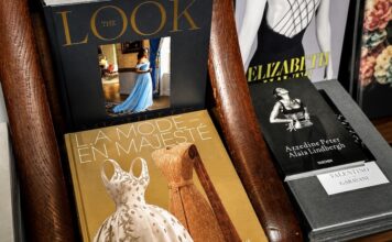 librairie Galignani présente le catalogue de « La Mode en majesté »