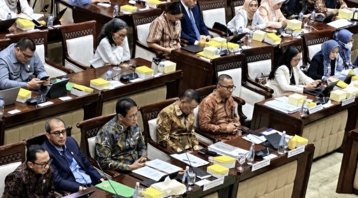 INDONÉSIE – POLITIQUE : Le Parlement indonésien veut des centres financiers internationaux