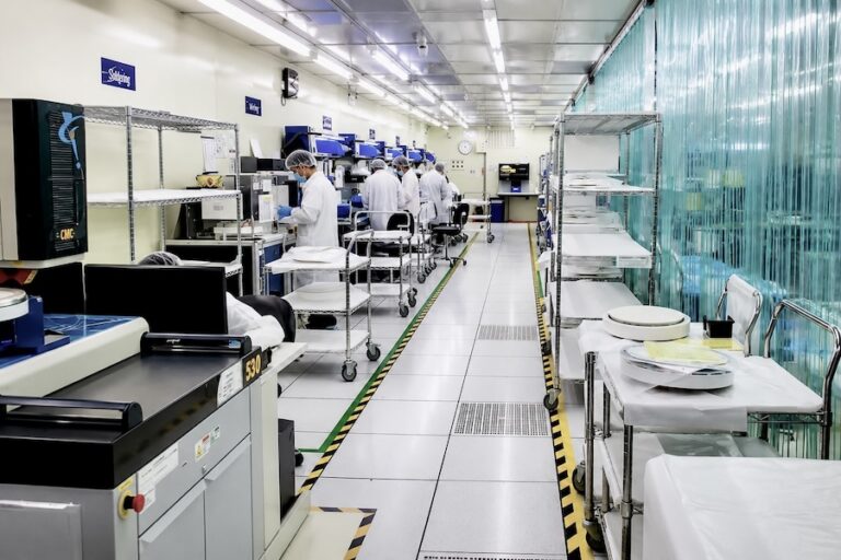 THAÏLANDE – ÉCONOMIE : Le paradoxe de l’IA, des exportations record… mais une industrie qui cale