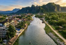 LAOS – JUSTICE : Pourquoi l’enquête sur les six touristes morts à Vang Vieng n’aboutit toujours pas Vang Vieng