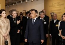THAÏLANDE – FRANCE : La visite du Roi fait entrer « La Mode en Majesté » dans la diplomatie culturelle
