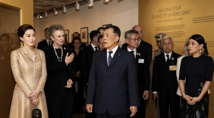 THAÏLANDE – FRANCE : La visite du Roi fait entrer « La Mode en Majesté » dans la diplomatie culturelle