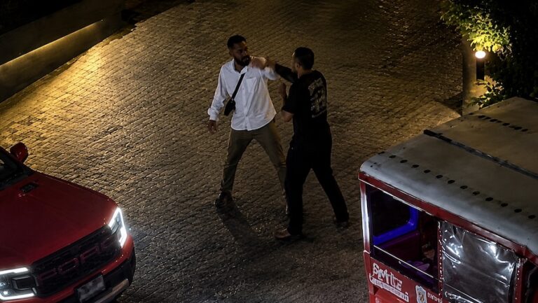 PHUKET – SOCIÉTÉ : Un chauffeur de tuk-tuk agressé après avoir réclamé 300 bahts