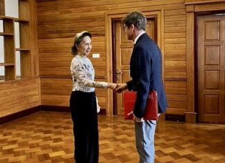 BIRMANIE – POLITIQUE : Aung San Suu Kyi reçoit la visite de la croix rouge