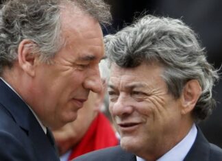 FRANCE – POLITIQUE : Vue d’ailleurs, Bayrou, Breton, Borloo et…?