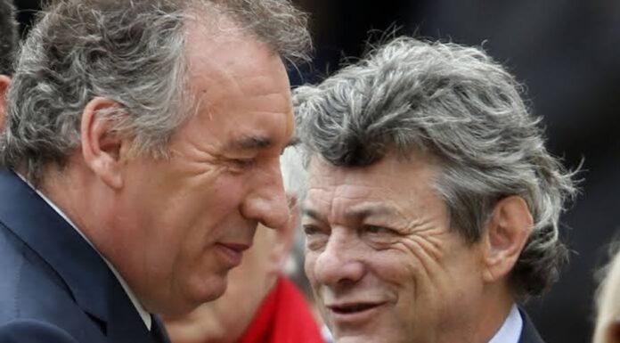 FRANCE – POLITIQUE : Vue d’ailleurs, Bayrou, Breton, Borloo et…?
