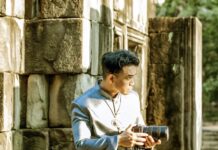 CAMBODGE – CINÉMA : À Kep, un cinéaste de la diaspora khmère part sur les traces des fantômes