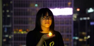 HONG KONG – JUSTICE : Jusqu’à dix ans de prison pour deux anciens organisateurs des veillées de Tiananmen