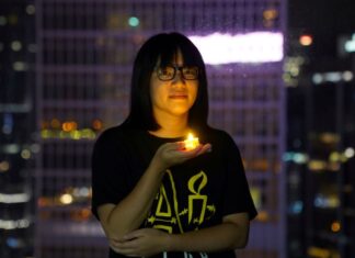HONG KONG – JUSTICE : Jusqu’à dix ans de prison pour deux anciens organisateurs des veillées de Tiananmen