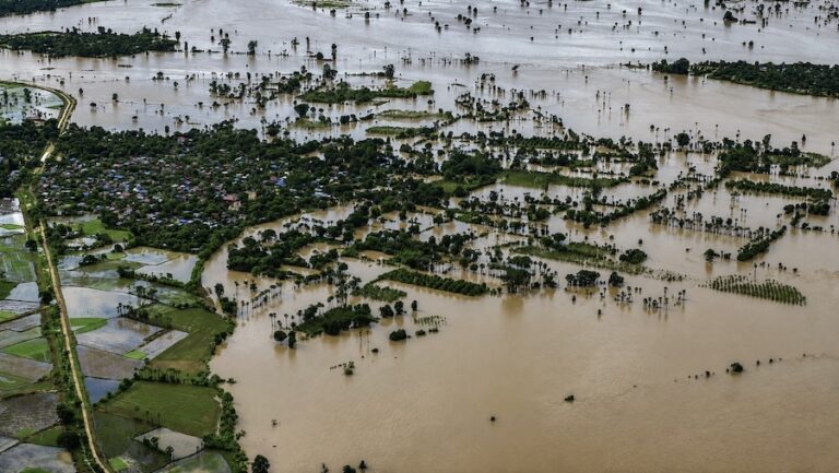 BIRMANIE – INONDATIONS : Face à la catastrophe, la junte accusée d’abandonner les populations
