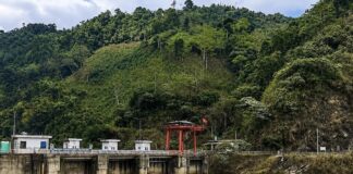 Laos barrage hydroélectrique saison sèche
