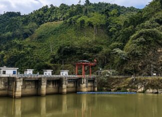 Laos barrage hydroélectrique saison sèche