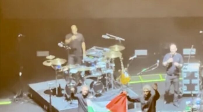 SINGAPOUR – CULTURE : Deux membres de Massive Attack interdits de retour après un concert Massive Attack à Singapour