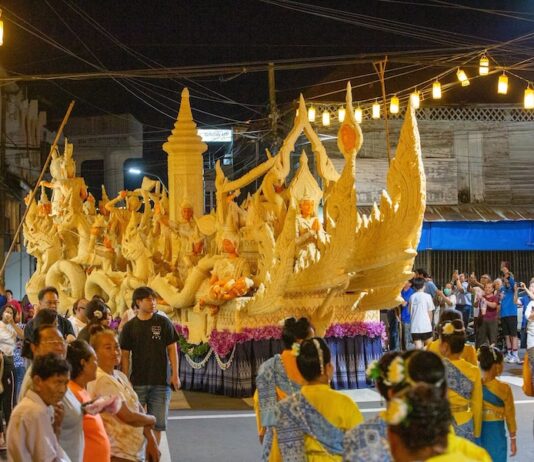 THAÏLANDE – CHRONIQUE : A Ubon, la cire est une œuvre d’art