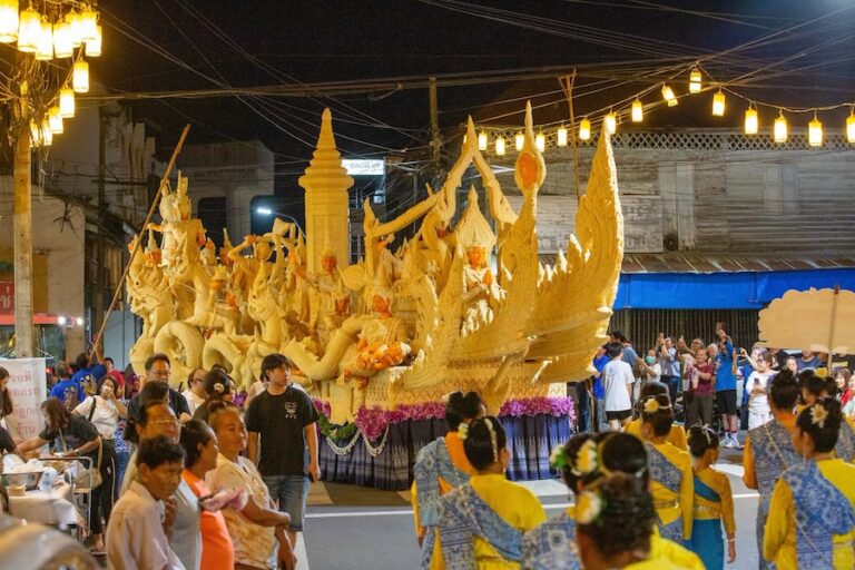 THAÏLANDE – CHRONIQUE : A Ubon, la cire est une œuvre d&rsquo;art