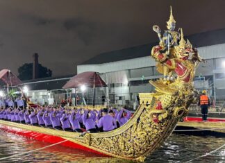 THAÏLANDE – MONARCHIE : Les barges royales se préparent à retrouver le Chao Phraya