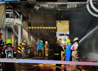 BANGKOK – INCENDIE : Violent feu au Khlong Thom Center, onze blessés