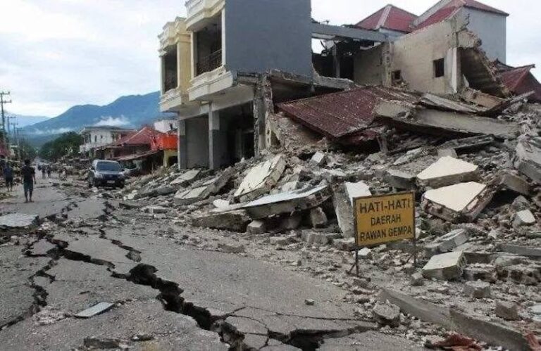 INDONÉSIE – SÉISME : Au moins 47 morts après le puissant tremblement de terre de Flores