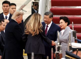 GAVROCHE HEBDO – ÉDITORIAL : Vous êtes asiatiques ? Trump vous laisse aux mains de la Chine Donald Trump et Xi Jinping