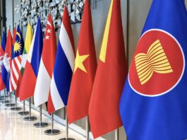 BIRMANIE – POLITIQUE : A l’étranger, un tapis rouge pour Min Aung Hlaing Drapeaux Asean