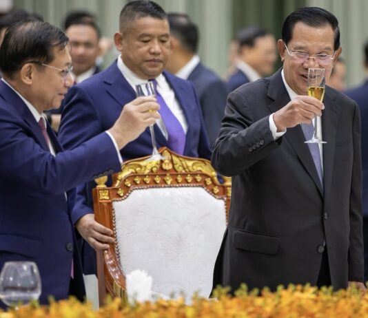 BIRMANIE – DIPLOMATIE : Min Aung Hlaing retrouve le chemin des capitales de l’ASEAN Hun Sen - Min Aung Hlaing