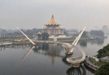 Kuching sous le haze