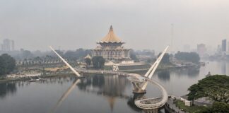 Kuching sous le haze